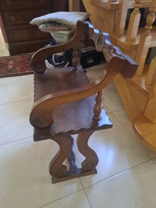Sillón recibidor madera con cojines