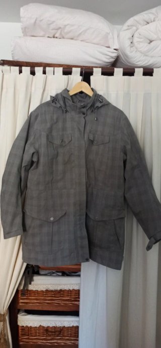 Gabardina-chubasquero mujer cuadros gris