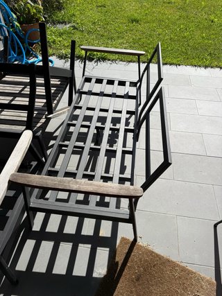 Sofá, 2 sillones y mesa de jardín