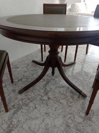 Conjunto mesa redonda y 4 sillas