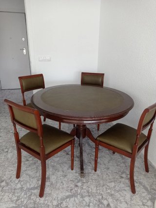 Conjunto mesa redonda y 4 sillas