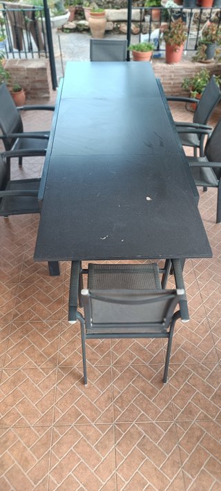 Mesa extensible aluminio + 12 sillas jardín