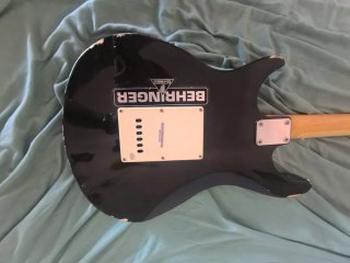 Chitarra Elettrica Behringer Nera