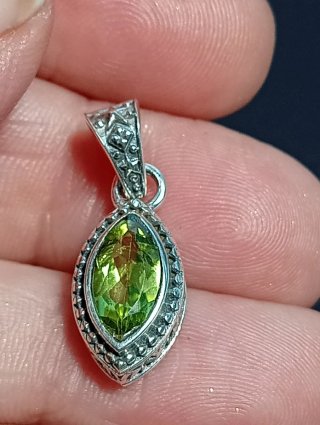 Colgante Plata Ley Piedra peridoto