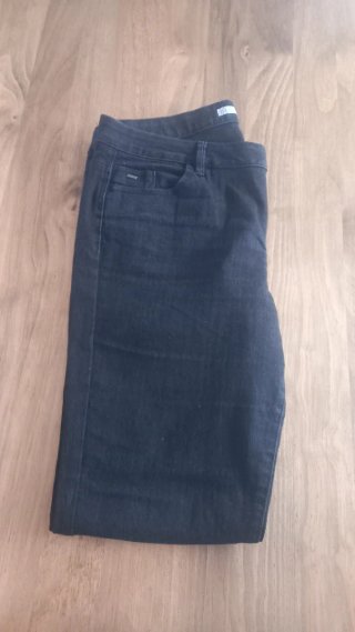 Pantalón vaquero negro mujer