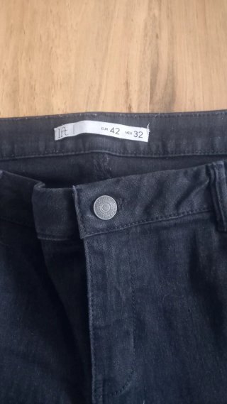 Pantalón vaquero negro mujer