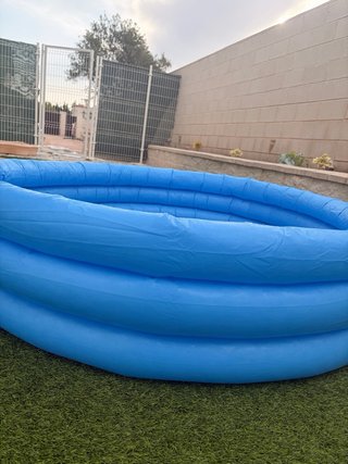 Piscina hinchable azul