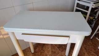 Mesa plegable cocina blanca