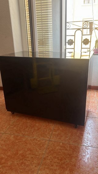 Mueble bar giratorio con ruedas
