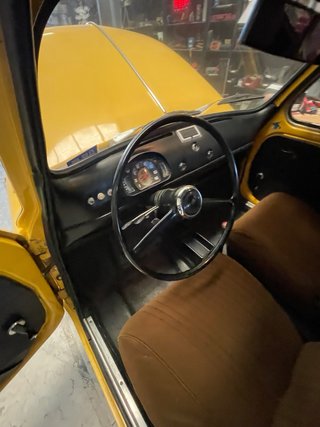 SEAT 600