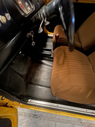 SEAT 600