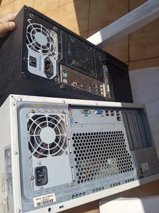 Torres de Ordenador Fujitsu Siemens y Samsung