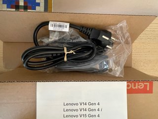 Portátil Lenovo V15 G4 Nuevo