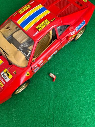 Ferrari GTO 1984 – Escala 1:18 Burago