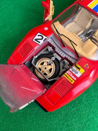 Ferrari GTO 1984 – Escala 1:18 Burago