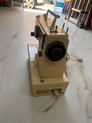 Máquina de coser Victoria Lady 3800F