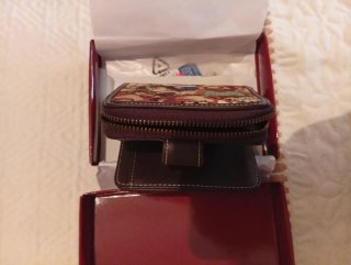 Cartera con diseño de osos. Nueva, fue un regalo