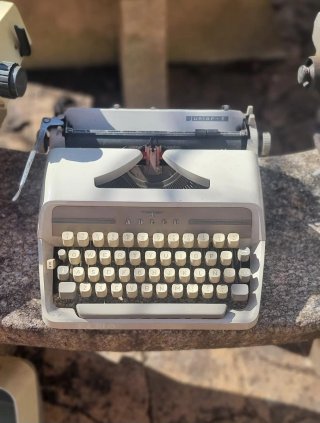Máquinas de escribir Underwood, Olivetti, etc.