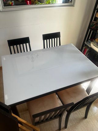 Mesa y 4 sillas comedor color wenge