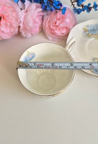 Taza y platillo porcelana inglesa floral