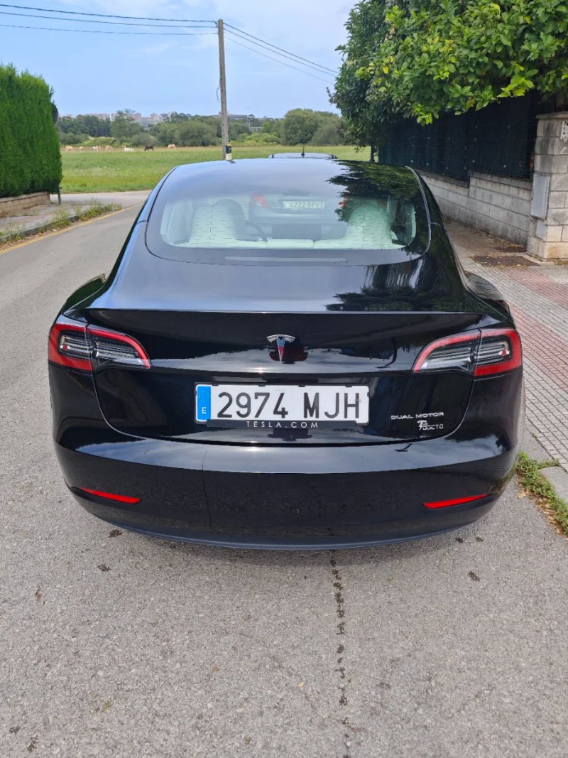 Tesla Model 3 2023 - foto 1