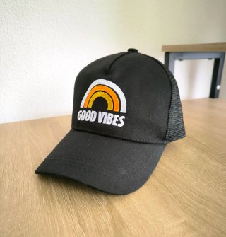 Gorra Trucker Negra Rejilla Good Vibes