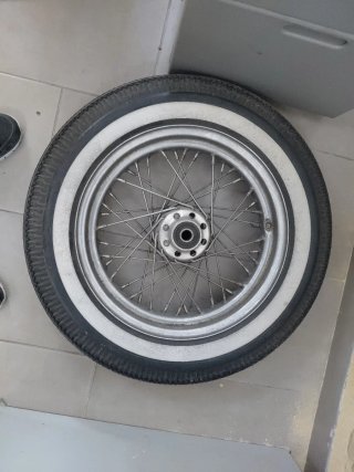 Rueda 16 Harley Softail