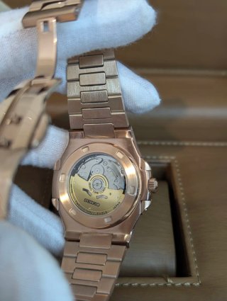 Reloj Seiko Mod Nautilus Marrón Chocolate y Dorado