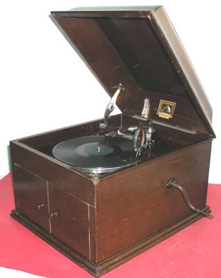 Gramola LA VOZ DE SU AMO 109 -sobremesa- años 1920