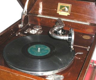 Gramola LA VOZ DE SU AMO 109 -sobremesa- años 1920