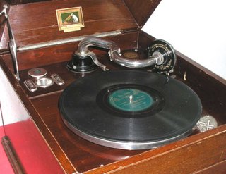 Gramola LA VOZ DE SU AMO 109 -sobremesa- años 1920