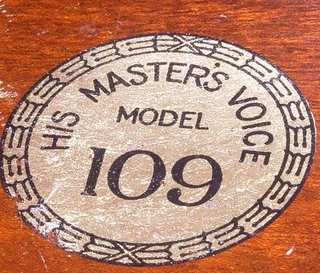 Gramola LA VOZ DE SU AMO 109 -sobremesa- años 1920
