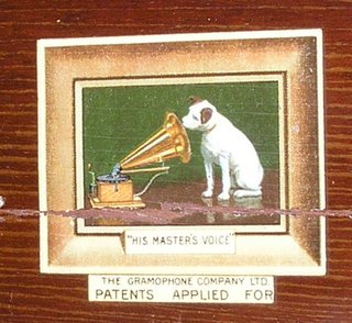 Gramola LA VOZ DE SU AMO 109 -sobremesa- años 1920