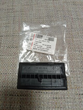 INSERTO IN GOMMA NERA CONSOLLE CENTRALE GOLF MK5