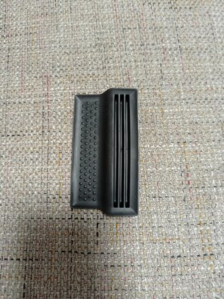 INSERTO IN GOMMA NERA CONSOLLE CENTRALE GOLF MK5