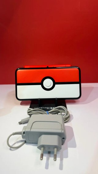 Nintendo 2DS Edizione Pokémon Rosso e Bianco