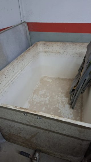 Depósitos de agua capacidad 1000L cada con grifos