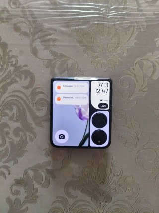 Xiaomi Mix Flip Caja y Teléfono