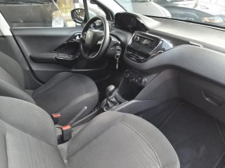 Peugeot 208 2013