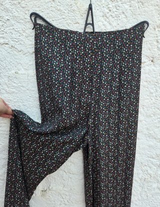 Pantaloni estivi fantasia floreale