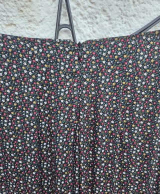 Pantaloni estivi fantasia floreale