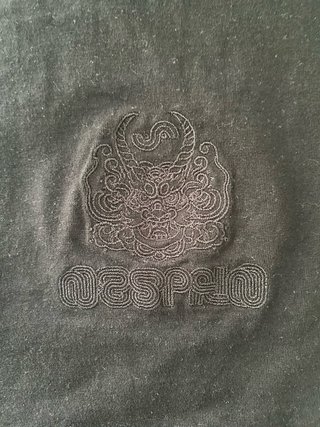 Camiseta Negra Bordada Dragón Talla L