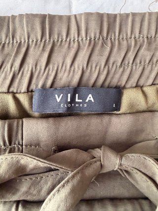 Falda corta verde militar