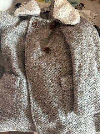Abrigo gris talla 5-6 años