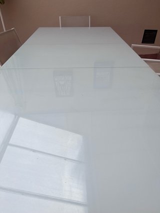 Mesa extensible cristal exterior URGE POR MUDANZA