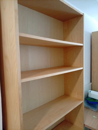 Scaffale in legno Ikea Billy. Abbiamo 2 uguali.