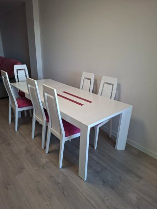 Mesa de comedor extensible blanca