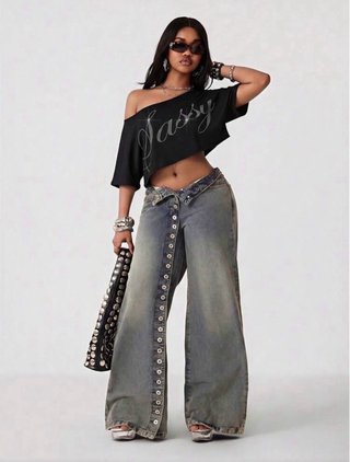 Camiseta Crop Top Sassy con Brillantes