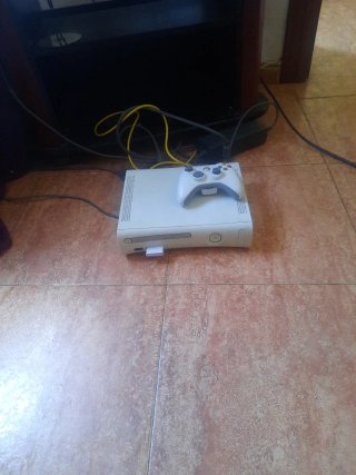 Consola Xbox 360 Blanca con Mando
