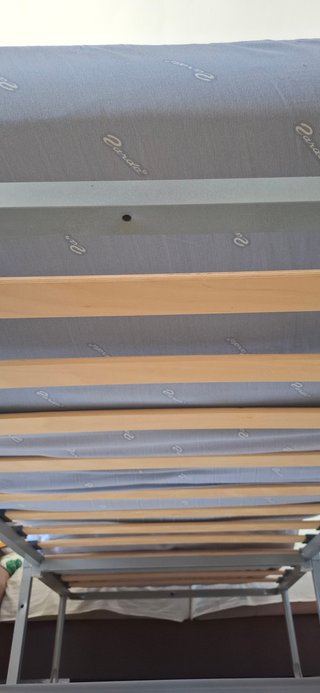 CAMA PLEGABLE individual + colchón, fácil de mover